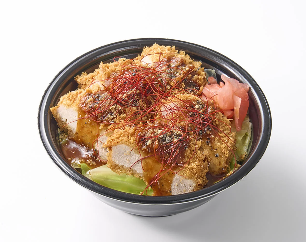 シビれる辛さで食欲増進、夏のまい泉ヒレかつ丼は”旨辛”で！ 「旨辛ヒレかつ丼」7/31（水）より夏季限定販売