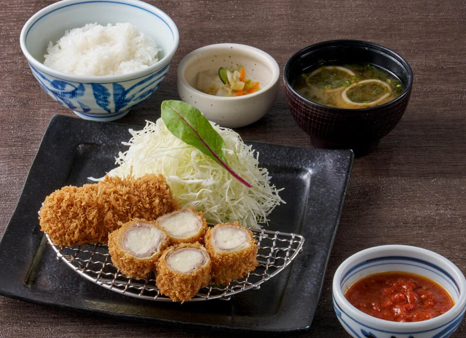 青山本店限定 「甘い誘惑モッツァレラチーズ巻きかつ膳」  10/1（水）より期間限定販売
