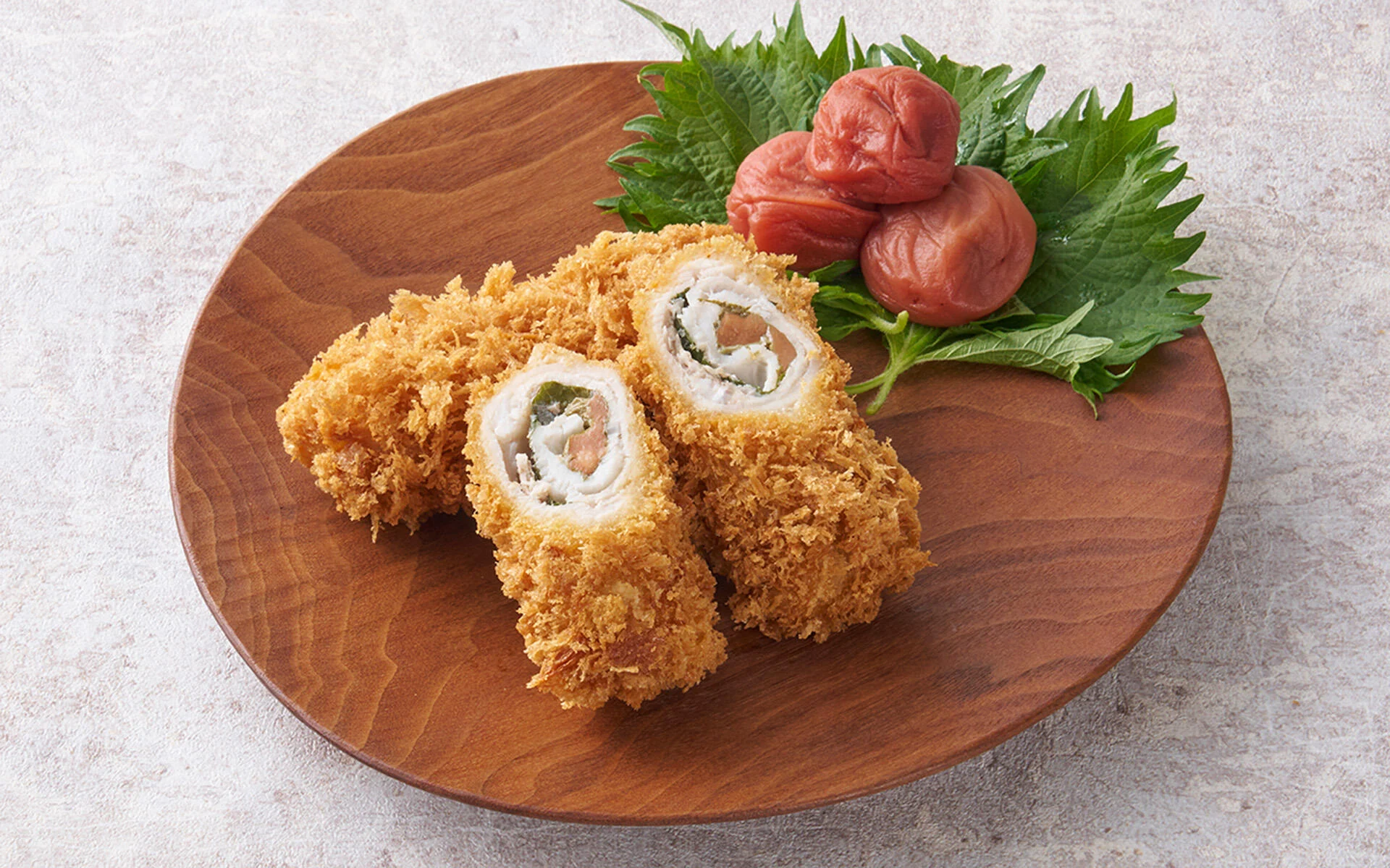 「紀州産梅と大葉の巻きかつ」6/24(水)期間限定で発売